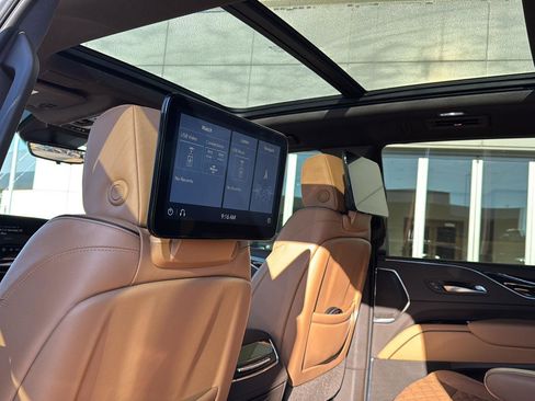 Used 2021 Cadillac Escalade Sport w/ Driver Assist Tech Package image 16