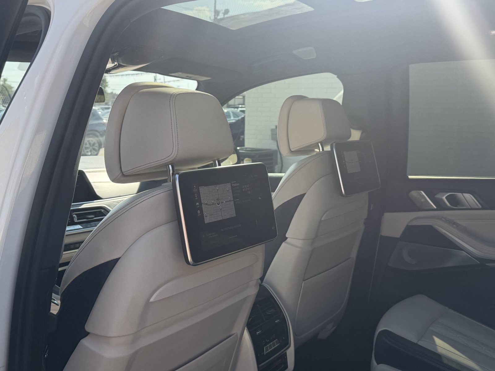Used 2019 BMW X7 xDrive50i w/ Dynamic Handling Package AWD/4WD image 25