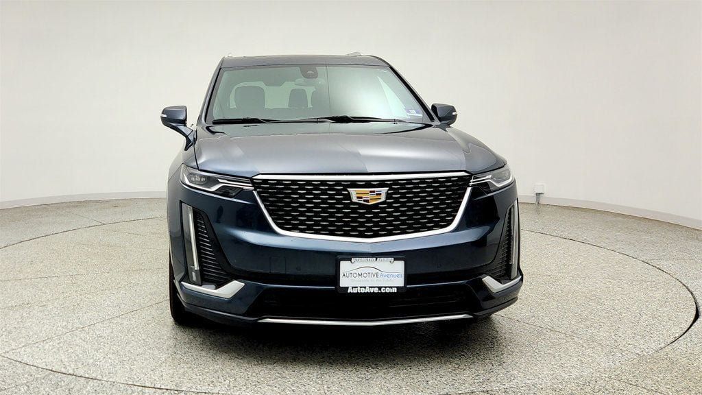 Used 2020 Cadillac XT6 Premium Luxury AWD/4WD image 2