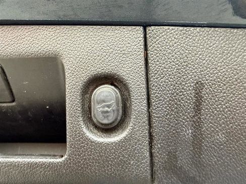 Used 2019 Chevrolet Suburban Premier image 22