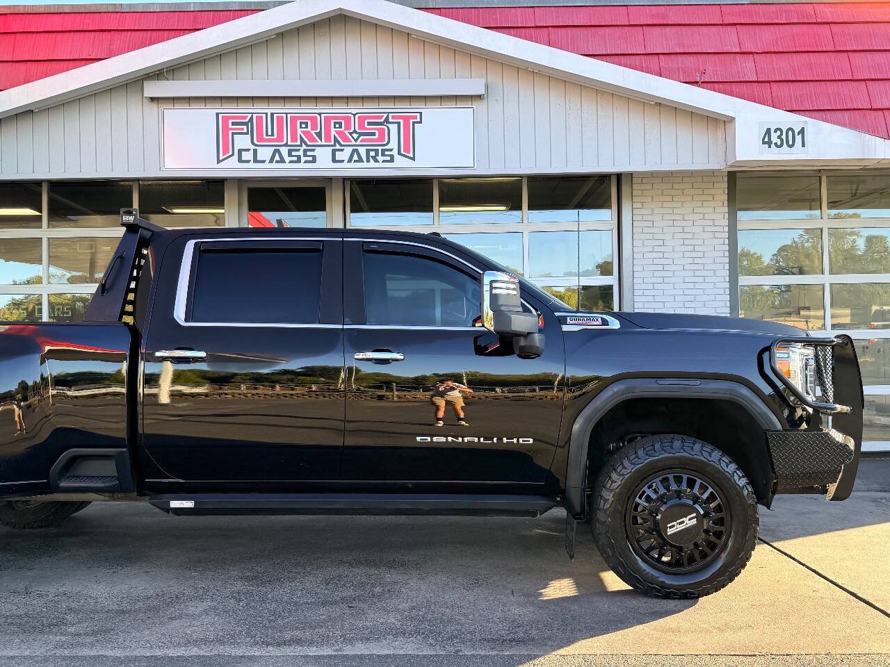 Used 2022 GMC Sierra 3500 Denali w/ Denali Ultimate Package AWD/4WD image 9