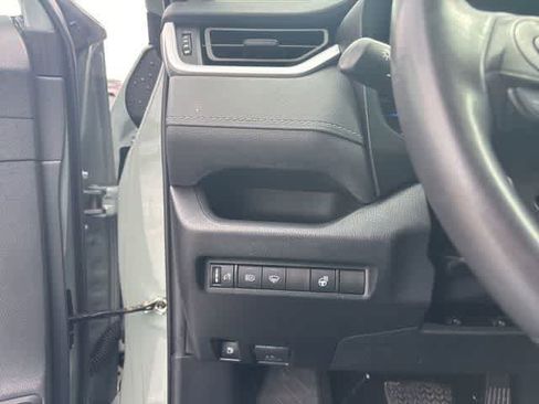 Used 2022 Toyota RAV4 XLE w/ XLE Grade Weather Package AWD/4WD image 10