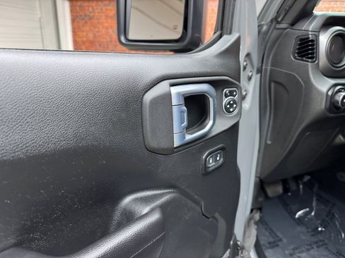 Used 2021 Jeep Wrangler Unlimited Sport image 12