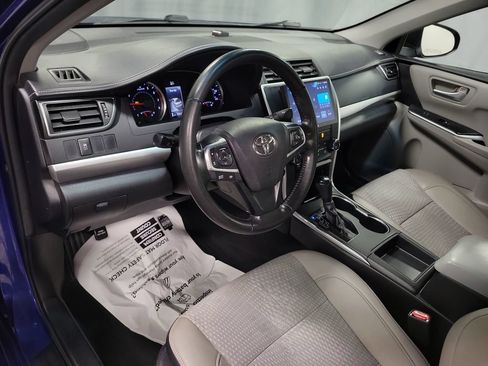 Used 2015 Toyota Camry SE FWD image 16
