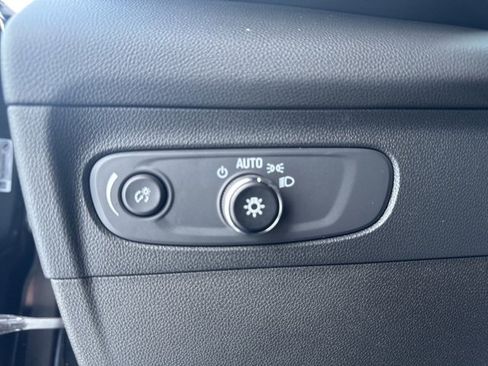 Used 2023 Buick Envision Preferred image 12