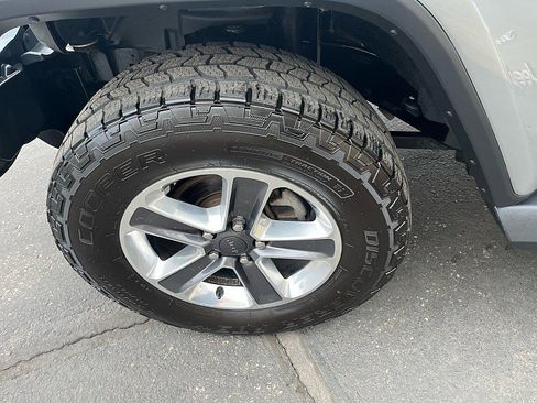 Used 2020 Jeep Wrangler Unlimited Sahara w/ Dual Top Group image 14