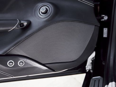 Used 2018 Ferrari 488 Spider image 38