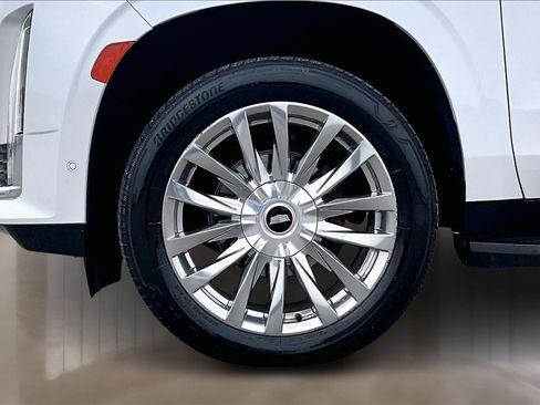 Used 2024 Cadillac Escalade ESV Premium Luxury image 8