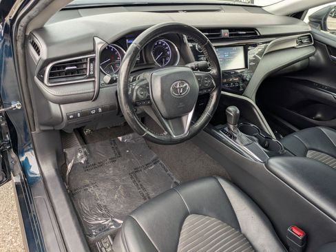 Used 2020 Toyota Camry SE image 12