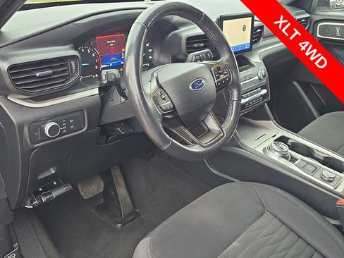 Used 2020 Ford Explorer XLT w/ Comfort Package image 14