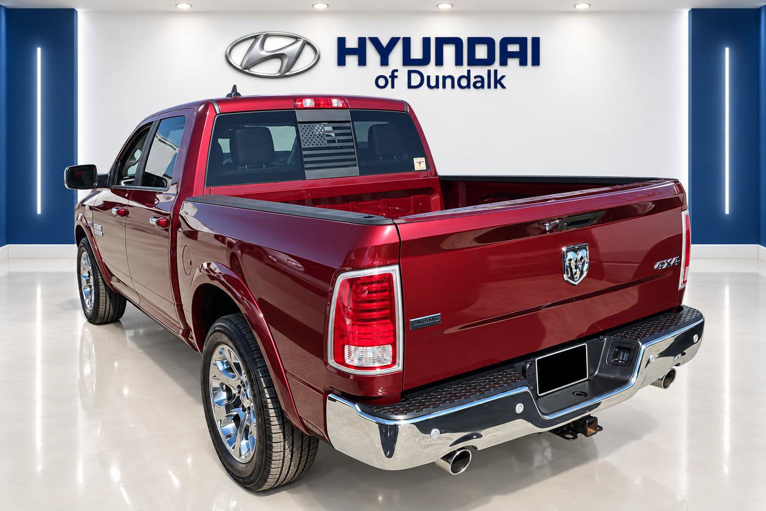 Used 2018 RAM 1500 Laramie w/ Convenience Group AWD/4WD image 2