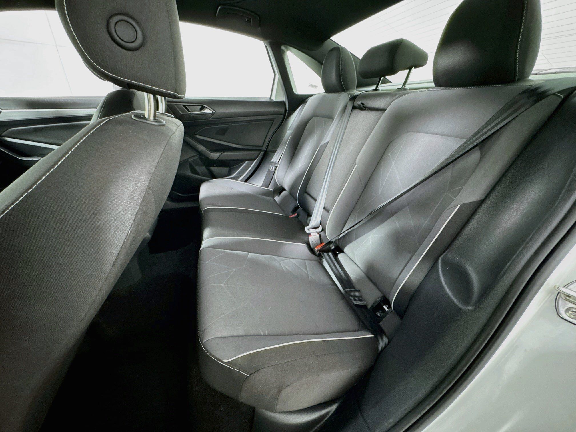 Used 2025 Volkswagen Jetta Sport FWD image 20
