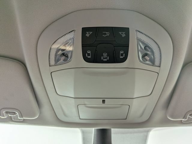 Used 2024 Chrysler Pacifica Touring-L FWD image 26