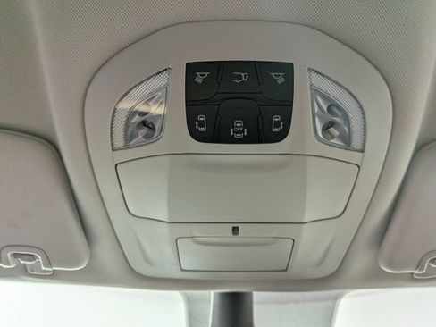 Used 2024 Chrysler Pacifica Touring-L FWD image 26