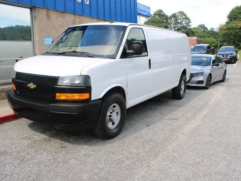 Used 2021 Chevrolet Express 2500 Extended w/ Driver Convenience Package RWD image 3
