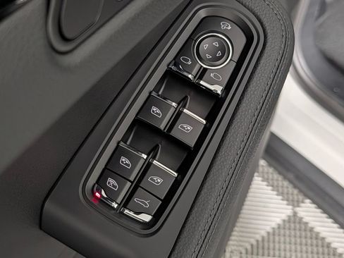 New 2026 Porsche Macan AWD/4WD image 27