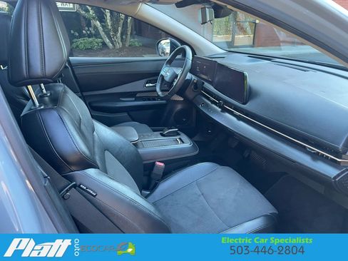 Used 2024 Nissan Ariya FWD image 45