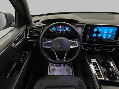 Used 2025 Volkswagen Atlas Cross Sport SE image 15