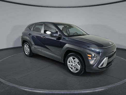 Used 2025 Hyundai Kona SE FWD image 2