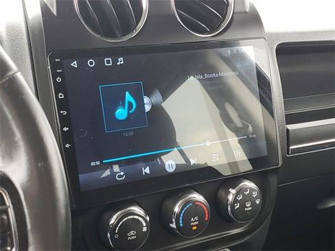 Used 2014 Jeep Patriot Latitude image 12