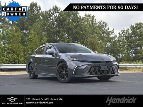 Used 2026 Toyota Camry SE FWD image 1