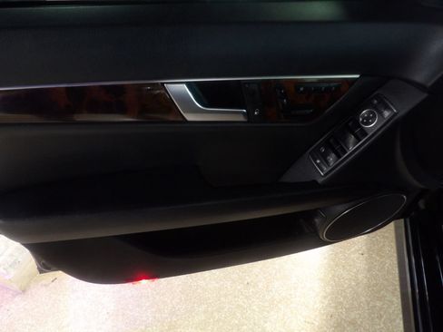 Used 2012 Mercedes-Benz C 250 Sedan image 7