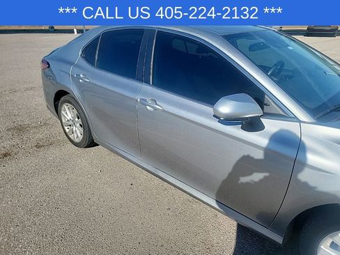 Used 2020 Toyota Camry LE image 19