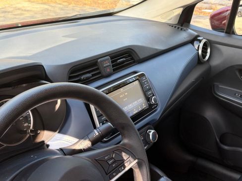 Used 2025 Nissan Versa SV image 31