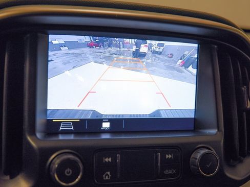 Used 2021 Chevrolet Colorado Z71 w/ Safety Package image 22