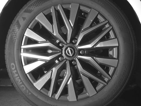 Used 2025 Nissan Altima 2.5 SV image 15