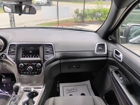 Used 2021 Jeep Grand Cherokee Laredo RWD image 75