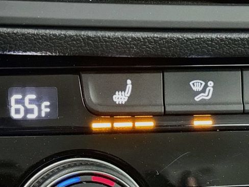 Certified 2024 Volkswagen Jetta SE FWD image 23