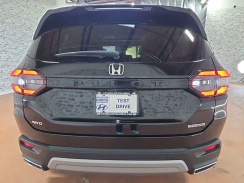 Used 2023 Honda Pilot Touring image 5