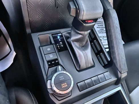 Used 2025 Toyota Tacoma TRD Sport AWD/4WD image 28