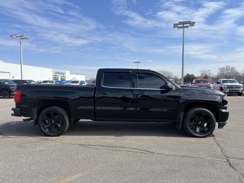 Used 2017 Chevrolet Silverado 1500 LTZ Z71 w/ LTZ Plus Package image 9