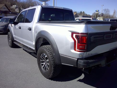 Certified 2019 Ford F150 Raptor w/ Equipment Group 801A Mid image 6