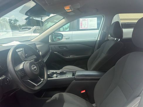 Used 2024 Nissan Rogue S FWD image 8