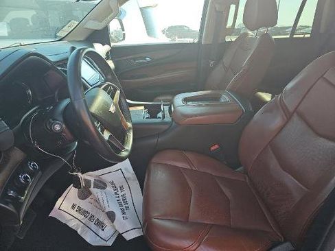 Used 2020 Cadillac Escalade Luxury image 4