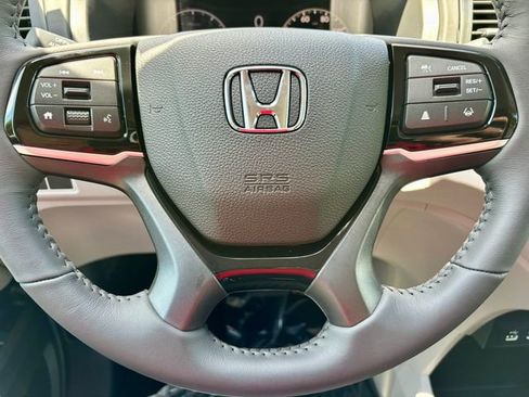 New 2026 Honda Odyssey Touring image 17