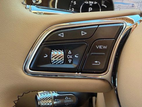 Used 2025 Bentley Flying Spur Plug-In Hybrid AWD/4WD image 41