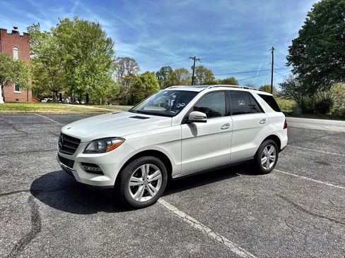 Used 2015 Mercedes-Benz ML 350 4MATIC image 3