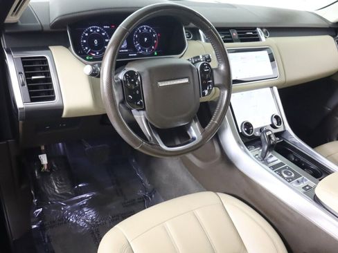 Used 2020 Land Rover Range Rover Sport SE image 9