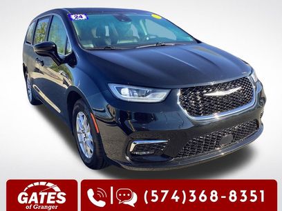 Used 2024 Chrysler Pacifica Touring-L