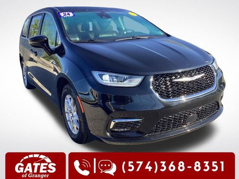 Used 2024 Chrysler Pacifica Touring-L FWD image 1