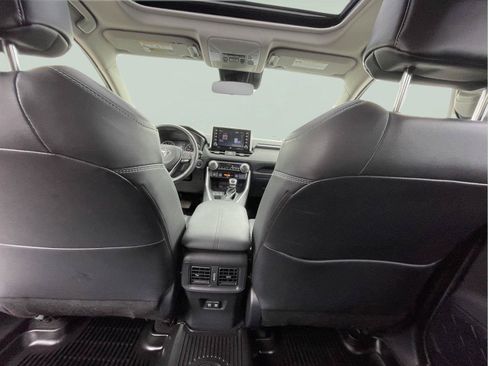 Used 2019 Toyota RAV4 XLE Premium w/ Cold Weather Package AWD/4WD image 16