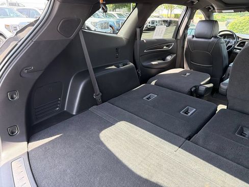 Used 2022 Buick Enclave Avenir w/ Avenir Technology Package AWD/4WD image 11