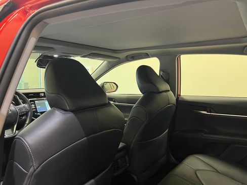 Used 2019 Toyota Camry XSE image 12