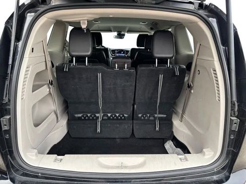 Used 2024 Chrysler Pacifica Touring-L image 33