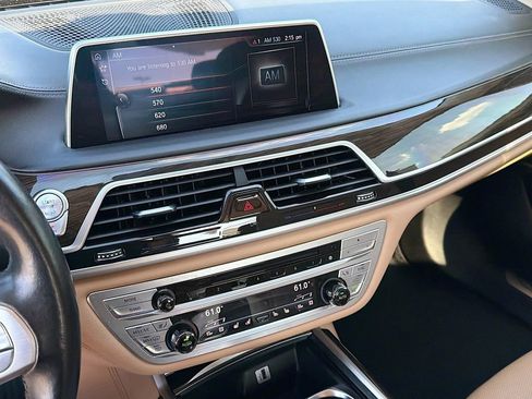 Used 2016 BMW 750i image 28