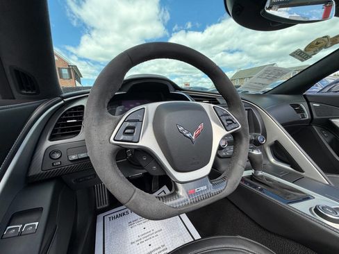 Used 2015 Chevrolet Corvette Z06 w/ 3LZ Preferred Equipment Group RWD image 20